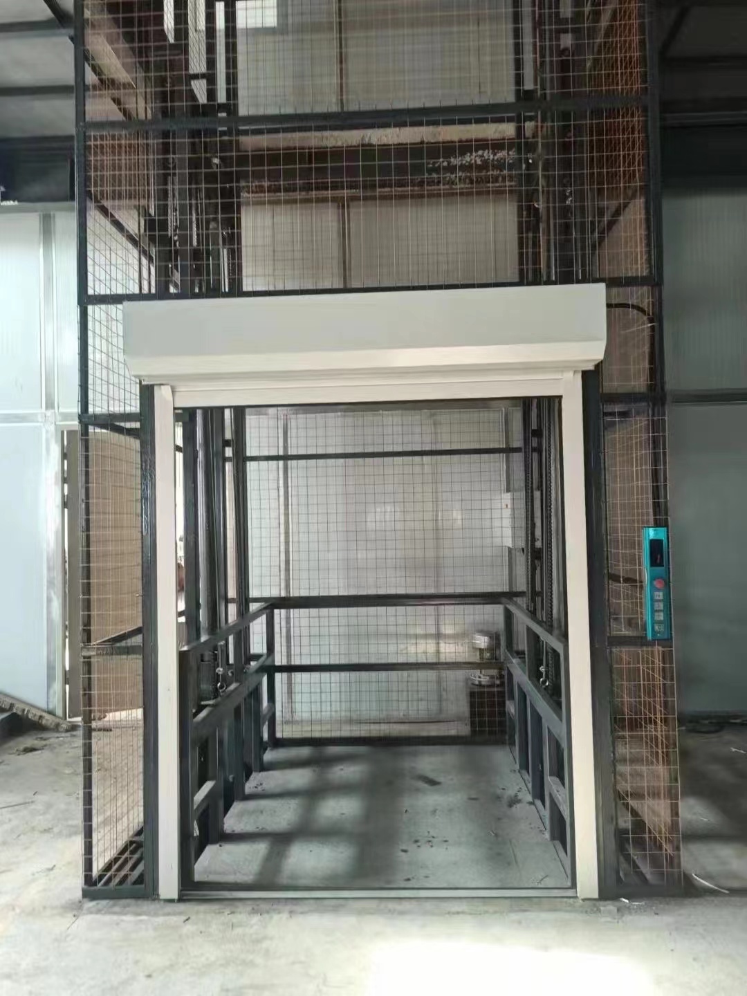 卷簾門式升降貨梯
